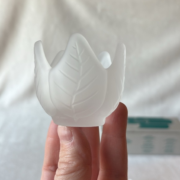 Partylite - Set of three Frosted Lotus Blossom candle holders - Picture 2 of 9